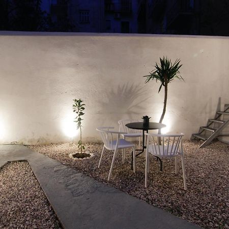 Patio Apartment Near Metro & Acropolis Athens Luaran gambar