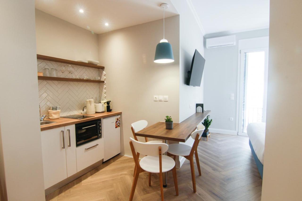 Patio Apartment Near Metro & Acropolis Athens Luaran gambar