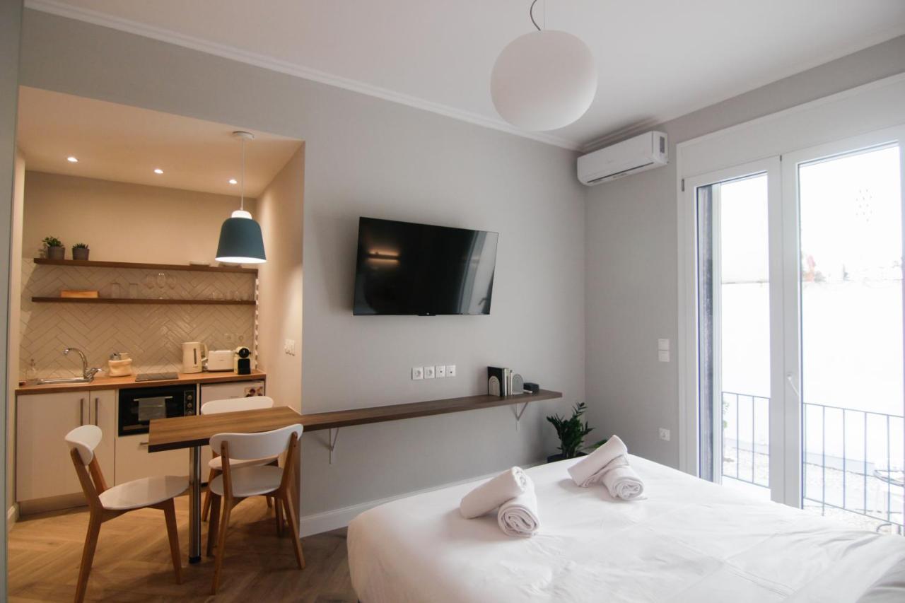 Patio Apartment Near Metro & Acropolis Athens Luaran gambar