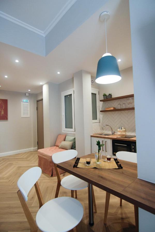 Patio Apartment Near Metro & Acropolis Athens Luaran gambar